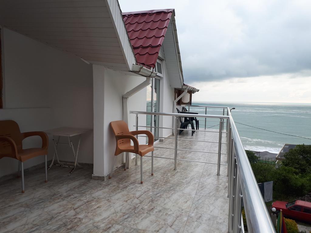 Rezo'S House Hotell Kvariati Eksteriør bilde
