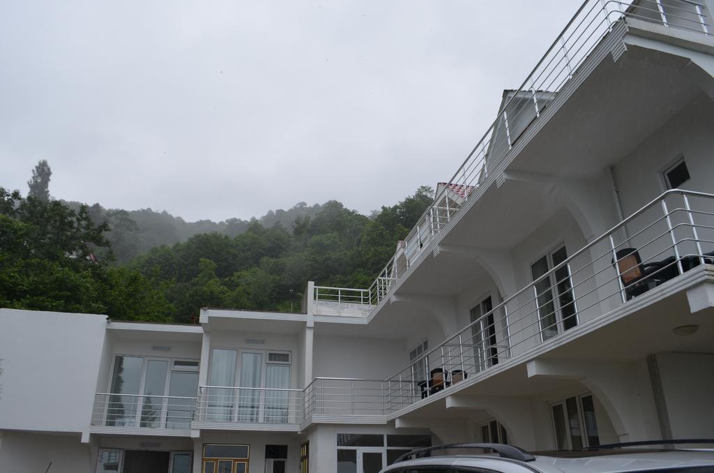 Rezo'S House Hotell Kvariati Eksteriør bilde